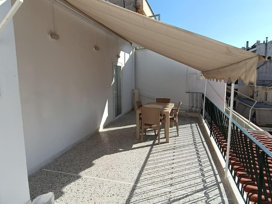 Athens Sky Suites 1 Pireo Esterno foto