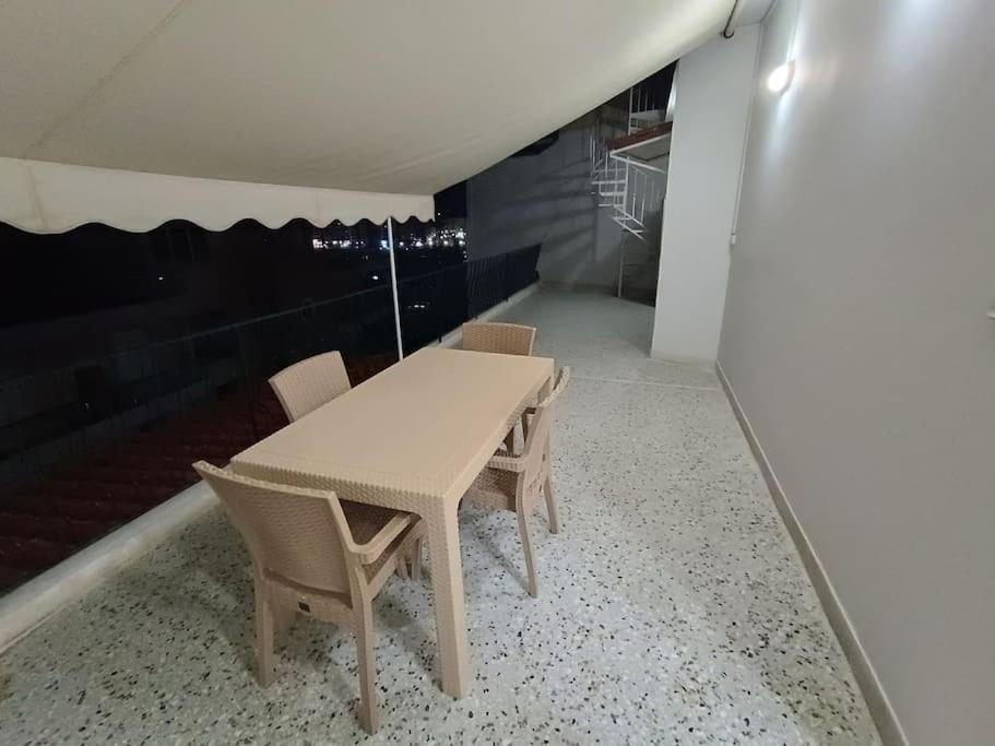 Athens Sky Suites 1 Pireo Esterno foto