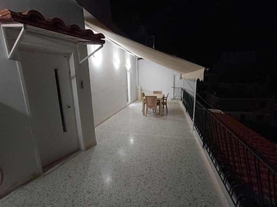 Athens Sky Suites 1 Pireo Esterno foto